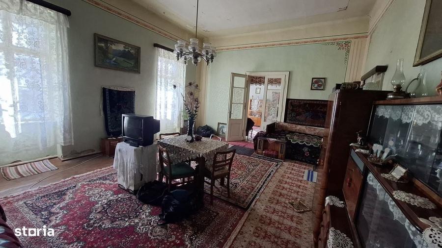 Casă cu 3 camere în Central