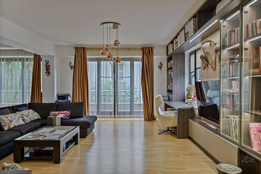 Apartament cu 4 camere semidecomandat în Floreasca