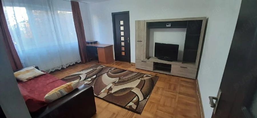 Apartament cu 2 camere semidecomandat în Micro 6