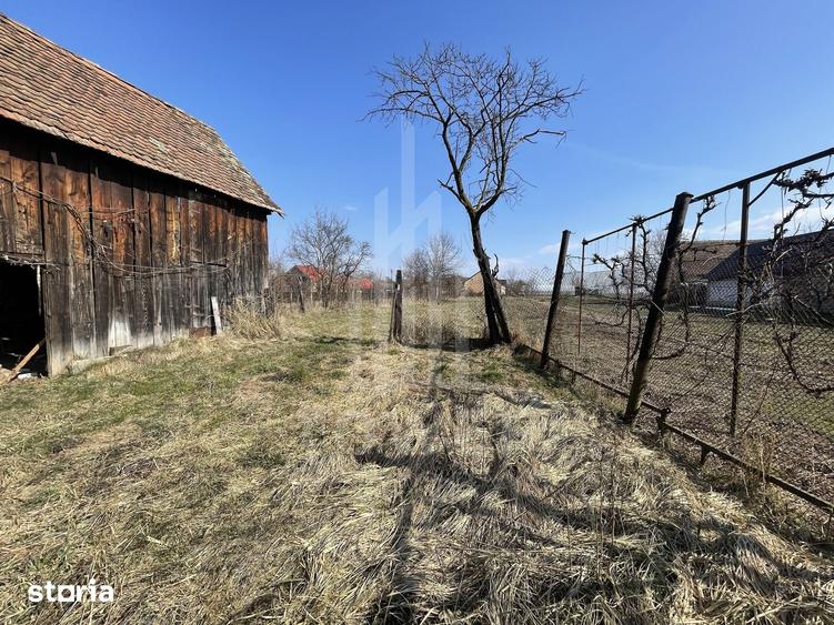 Casă cu 4 camere cu Teren 1464 Mp în Porumbacu de Jos