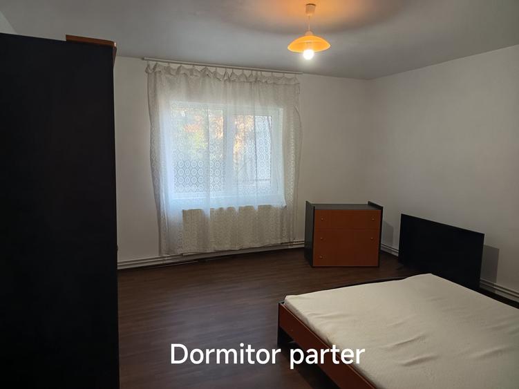 Casă cu 4 camere în Bârzești