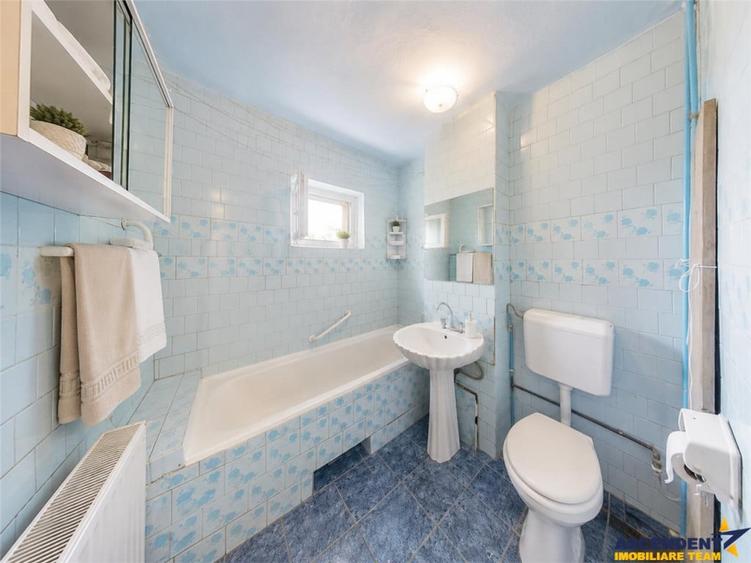 Apartament cu 3 camere decomandat în Triaj