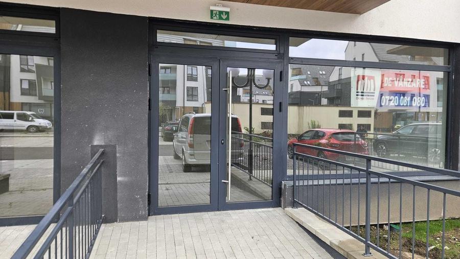 Spațiu comercial, de 41 mp, în Tractorul
