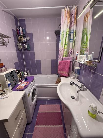 Apartament cu 3 camere semidecomandat, mobilat în Florești