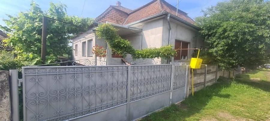 Casă cu 3 camere în Unirea