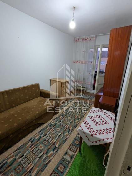 Apartament cu 3 camere semidecomandat, mobilat în Șagului