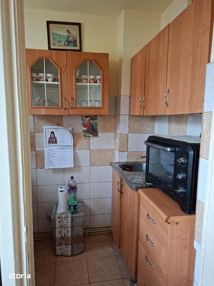 Apartament cu 3 camere semidecomandat în Țiglari