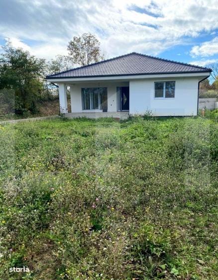 Casă cu 4 camere în Rediu