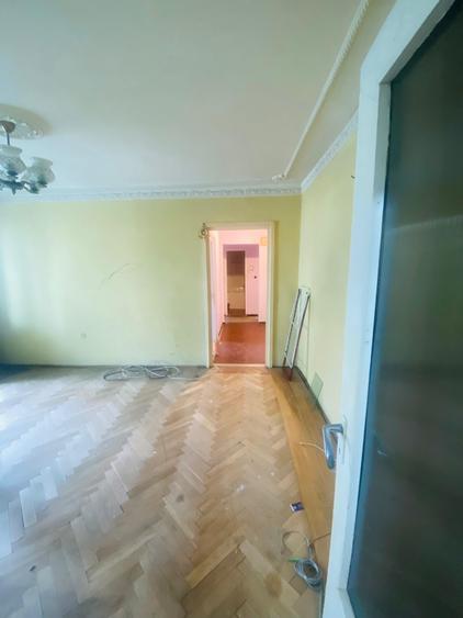Apartament cu 3 camere semidecomandat în Tomis Nord