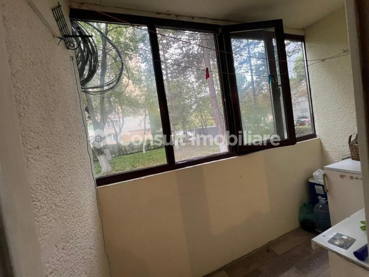 Apartament cu 3 camere semidecomandat, mobilat în Gheorgheni