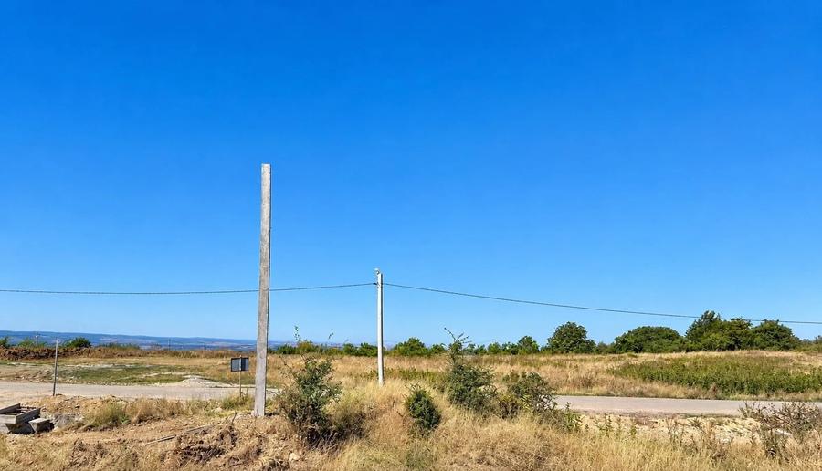 Teren intravilan de 10000 mp, în Bucium