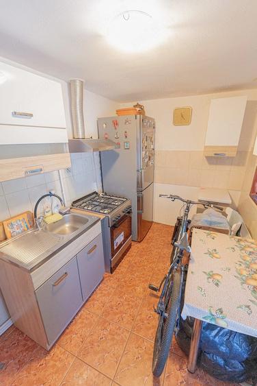 Casa 3 camere de vanzare in Tecuci 100 mp construi?i, teren 368 mp, zona Pia?a - 12