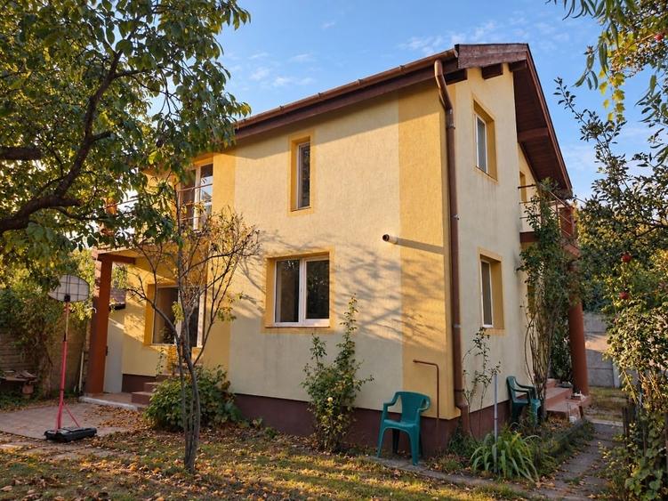 Casă individuală cu 4 camere cu Canalizare în Giroc
