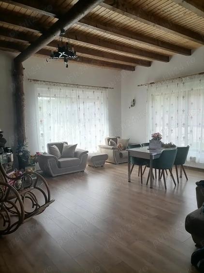 Casă cu 6 camere cu Teren 1056 Mp în Central