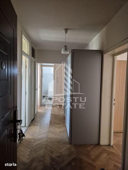 Apartament cu 3 camere în Lipovei