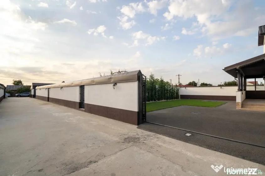 Casă cu 7 camere cu Teren 492 Mp în Central