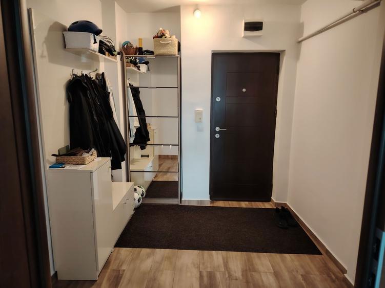 Apartament cu 3 camere decomandat în Geamăna