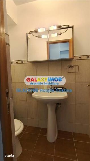 Apartament cu 3 camere, mobilat în Central