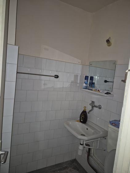 Apartament cu 3 camere decomandat în Exterior Vest