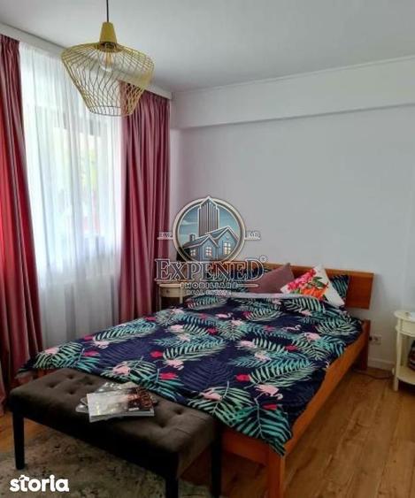 Apartament cu 3 camere decomandat în Titan