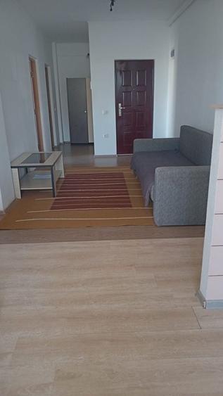 Apartament cu 3 camere semidecomandat în Lotrioara
