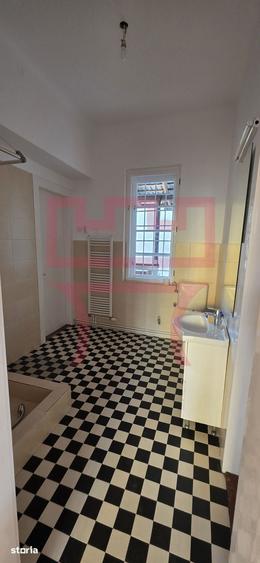 Apartament cu 5 camere în Central