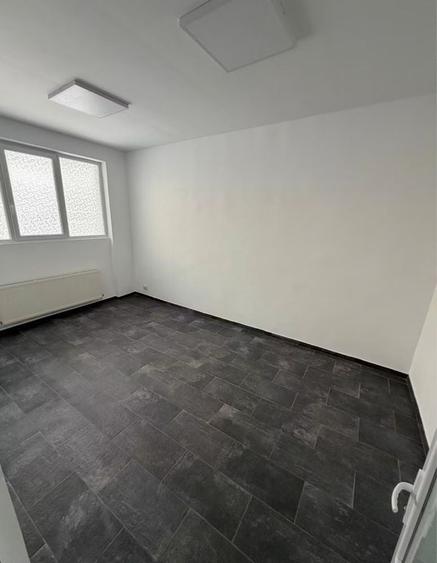 Spațiu comercial, de 100 mp, în Turnătorie