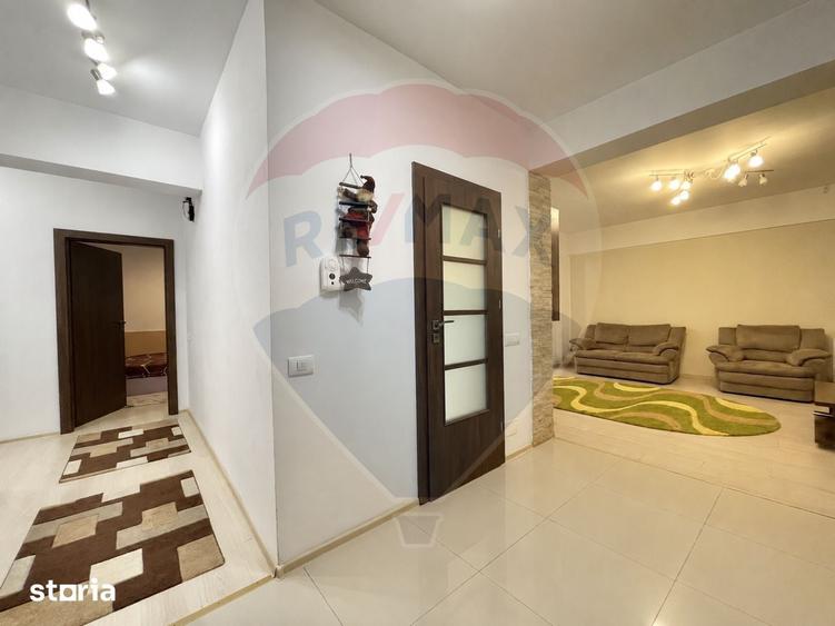 Apartament cu 3 camere decomandat în Sud