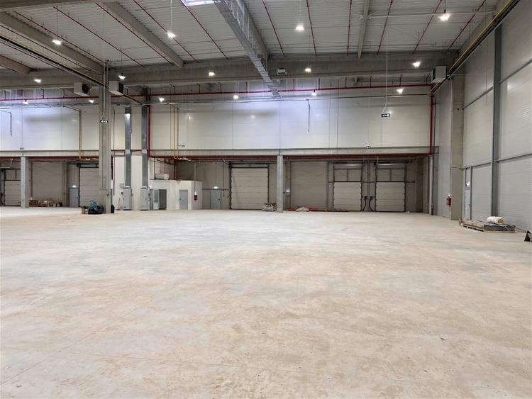 Spațiu industrial, de 1,700 mp, în Florești