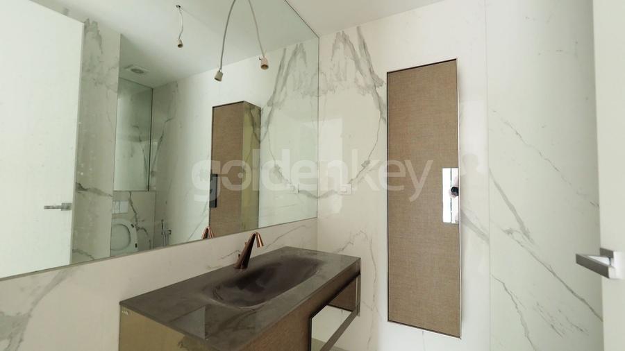 Apartament cu 3 camere semidecomandat în Aviatorilor
