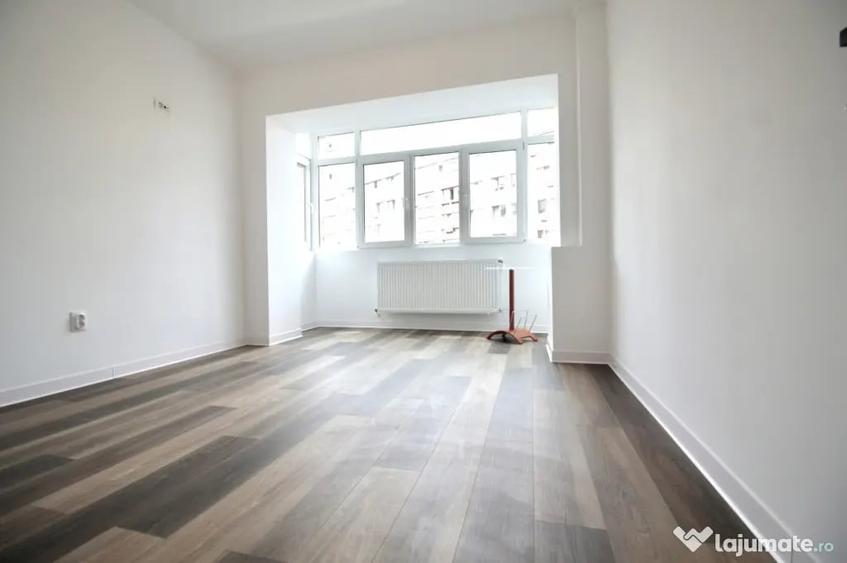Apartament cu 3 camere decomandat în Teiul Doamnei