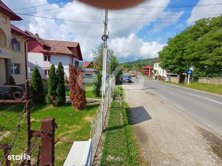 Casă cu 5 camere cu Teren 1749 Mp în Pietroșița
