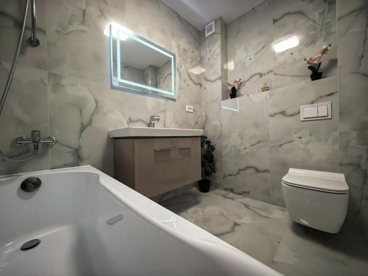 Apartament cu 2 camere semidecomandat, mobilat în Copou