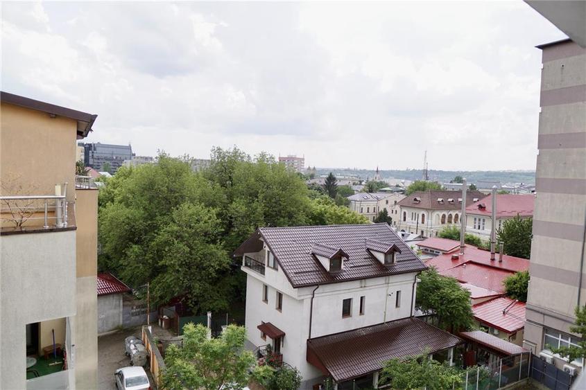 Apartament cu 2 camere decomandat, mobilat în Central