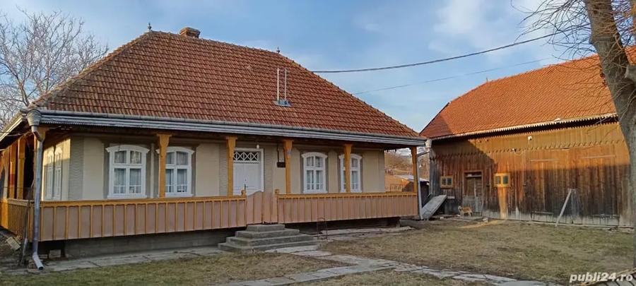 Casă cu 5 camere cu Teren 3500 Mp în Arbore