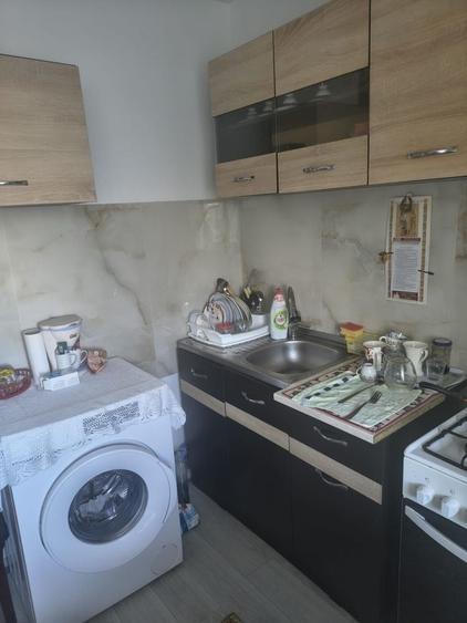Apartament cu 3 camere decomandat în Nicolina
