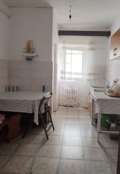 Apartament cu 3 camere decomandat în Traian
