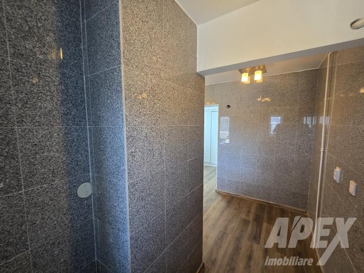 Apartament cu 2 camere semidecomandat, mobilat în Decebal