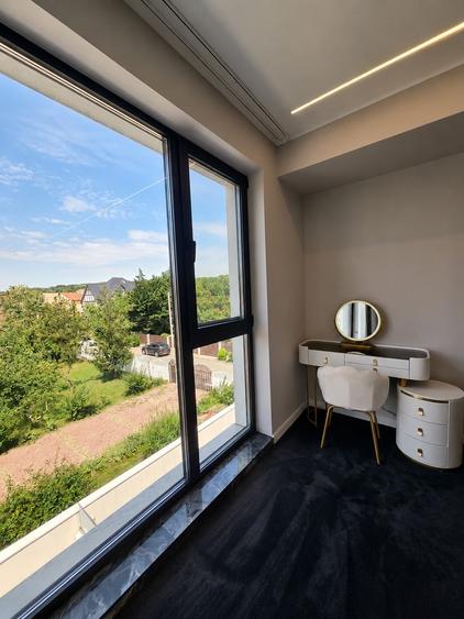 Apartament cu 4 camere semidecomandat, mobilat în Pipera