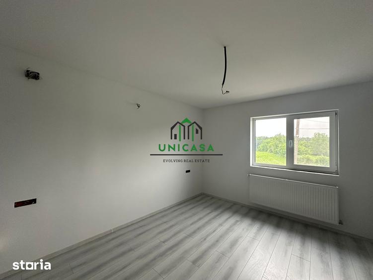 Casă cu 8 camere cu Teren 2000 Mp în Băbeni