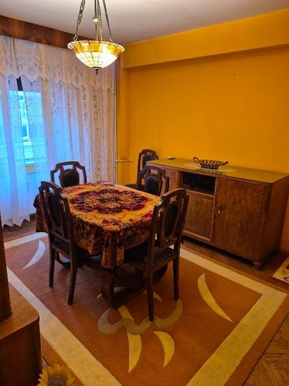 Apartament cu 3 camere semidecomandat, mobilat în Ultracentral