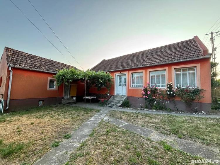 Casă cu 4 camere cu Teren 1980 Mp în Ilteu