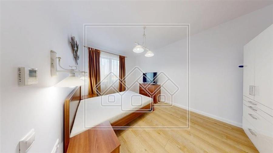 Apartament cu 2 camere decomandat în Piața Cluj