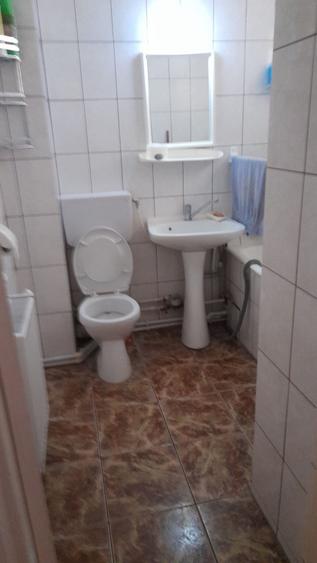 Apartament cu 3 camere decomandat în Palazu Mare