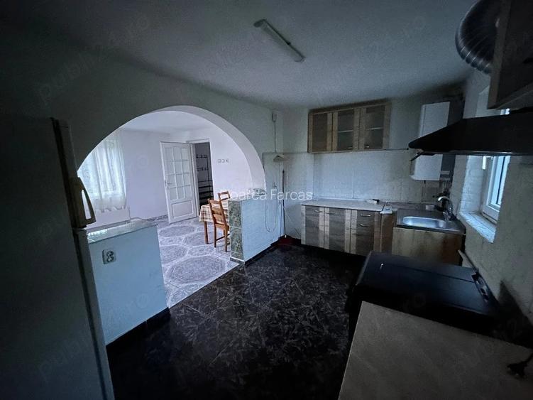 De inchiriat ap cu 3camere dec, etaj I, la curte pe str Oa?ului fundatura, parcare, tel