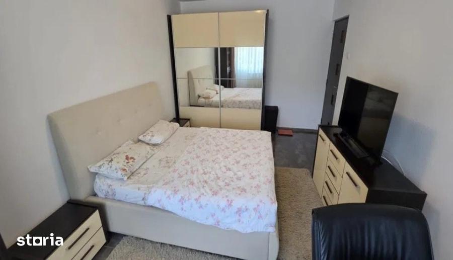 Apartament cu 2 camere decomandat în E3
