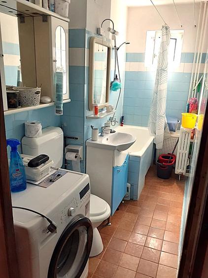 Apartament cu 3 camere semidecomandat în Dacia