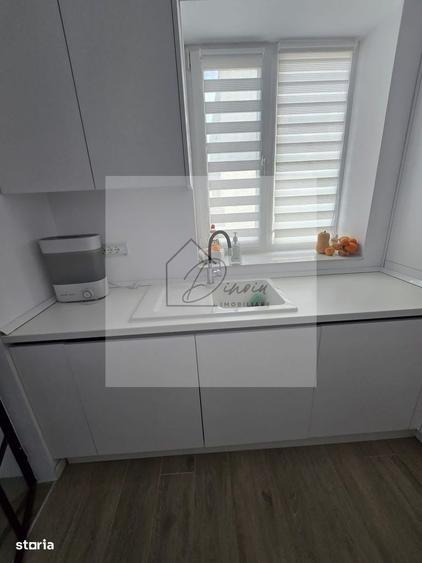 Apartament cu 3 camere decomandat în Tunari