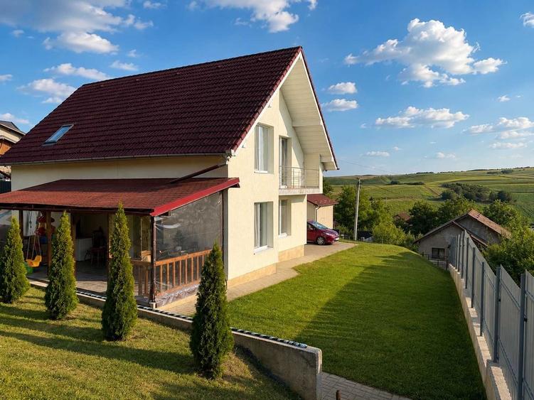 Casă cu 4 camere în Râciu