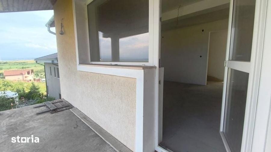 Casă cu 3 camere cu Teren 828 Mp în Șoimuș
